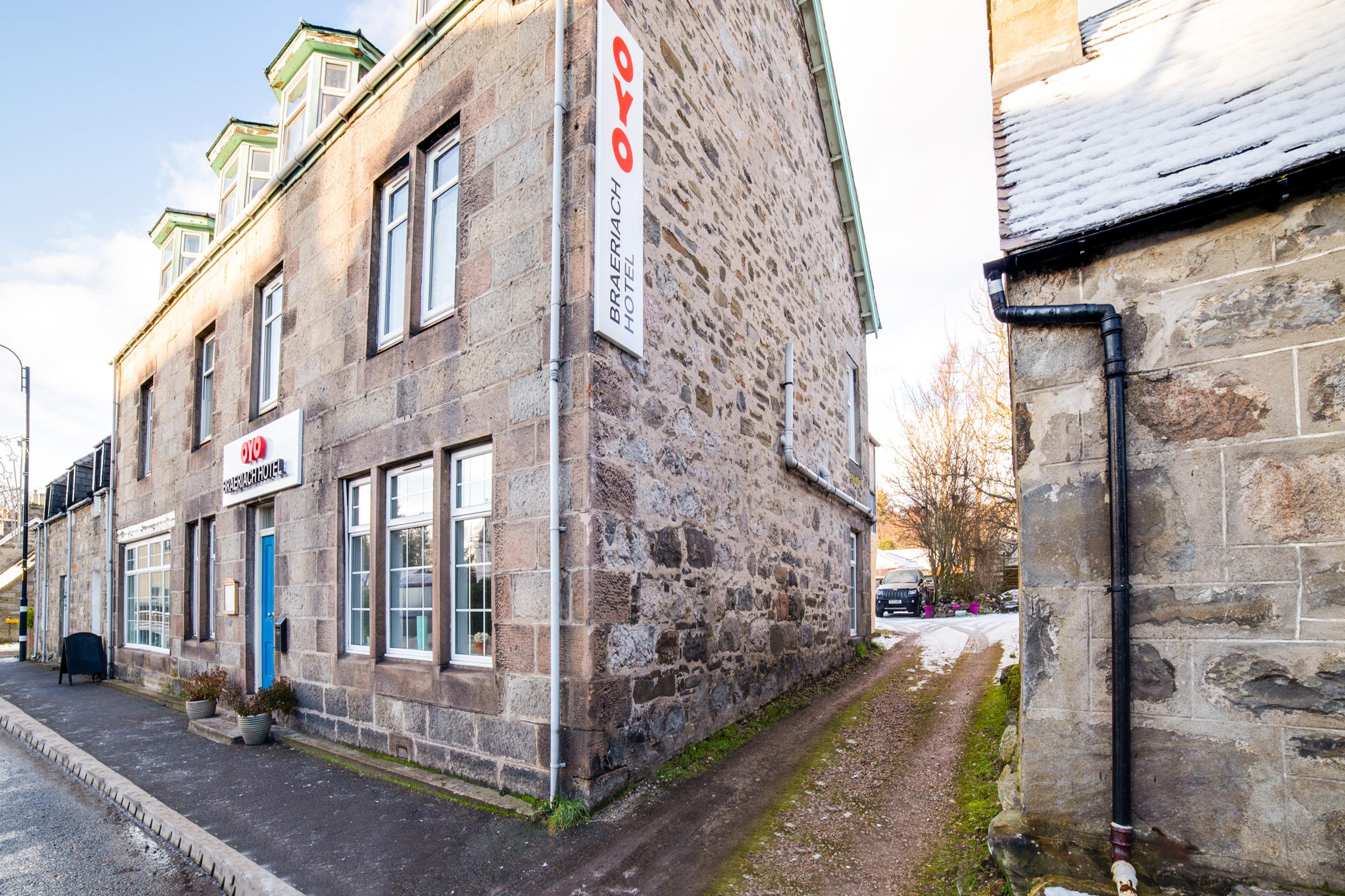 Oyo Braeriach Hotel, Highlands Scotland Newtonmore Exterior photo